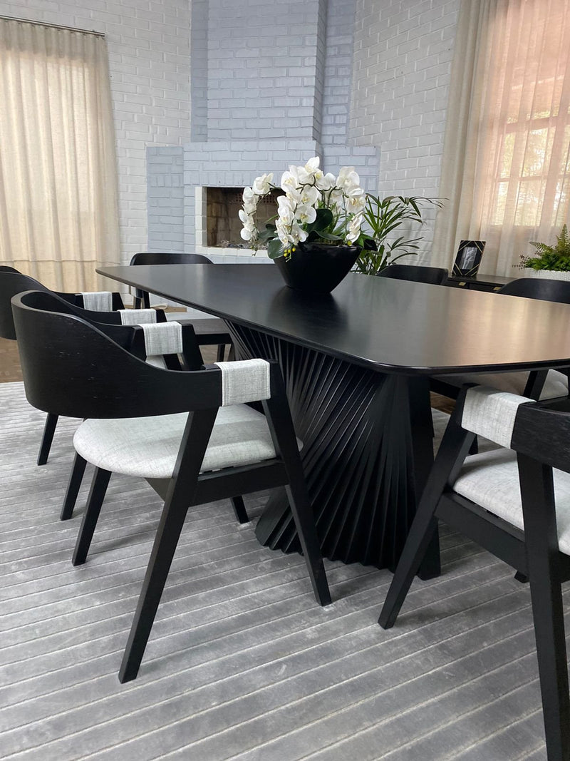 Conjunto de Mesa Orgânica Triangulo Cannes Base Redonda Ripada com + 6 Cadeiras Michela de Telinha Tecido em Linho Rustico cor Bege 417