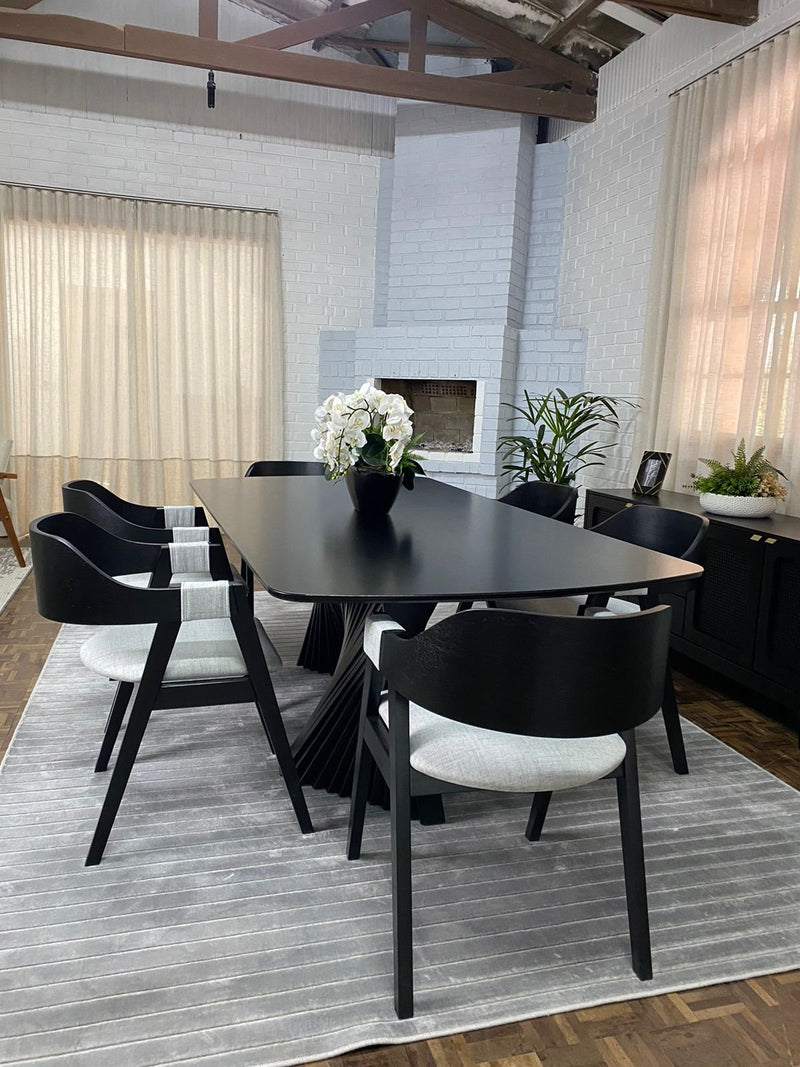 Conjunto de Mesa Orgânica Triangulo Cannes Base Redonda Ripada com + 6 Cadeiras Michela de Telinha Tecido em Linho Rustico cor Bege 417